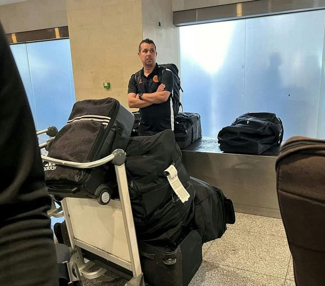 Les autorités algériennes bloquent la RSB à l’aéroport d’Alger pour la finale…