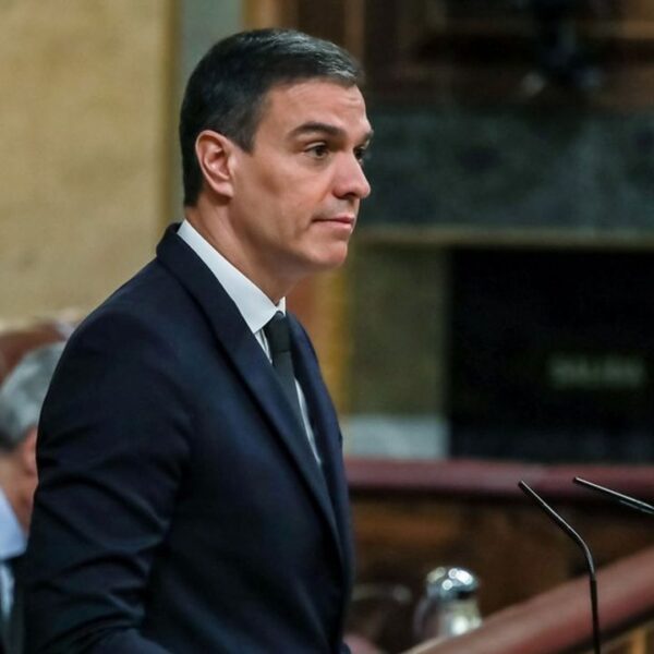 les partisans de Pedro Sánchez le supplient de ne pas démissionner