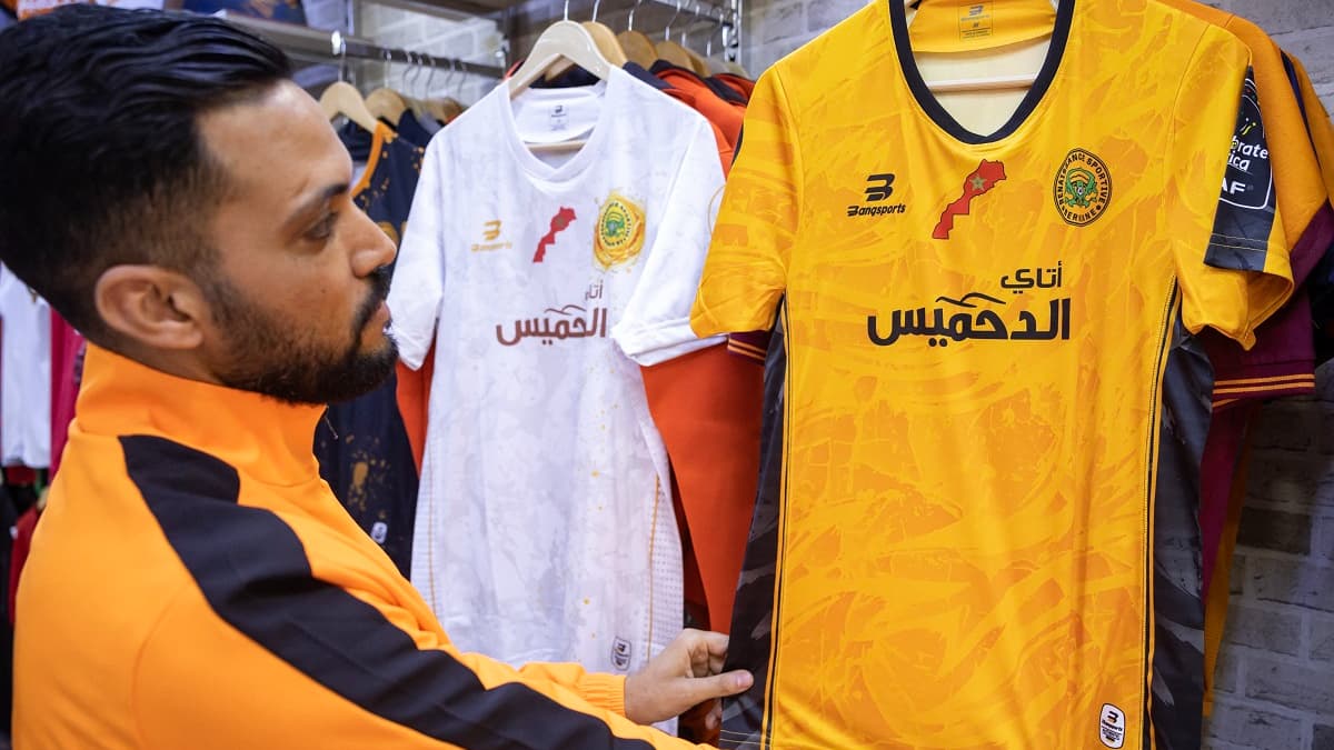 Des disputes éclatent autour des maillots avec l’Algérie.