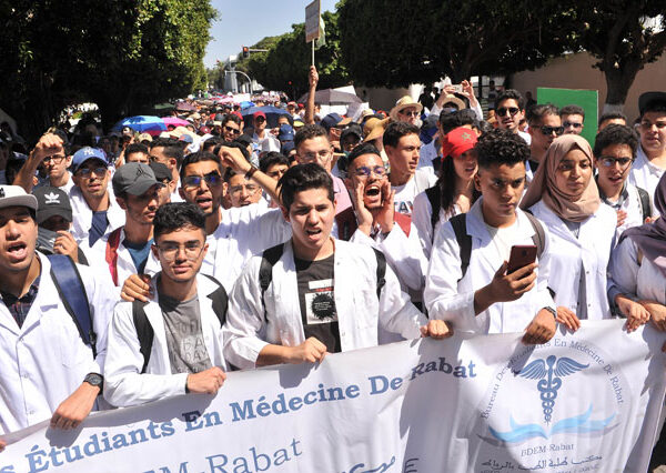 Les étudiants en médecine lancent une nouvelle grève tout en restant ouverts…