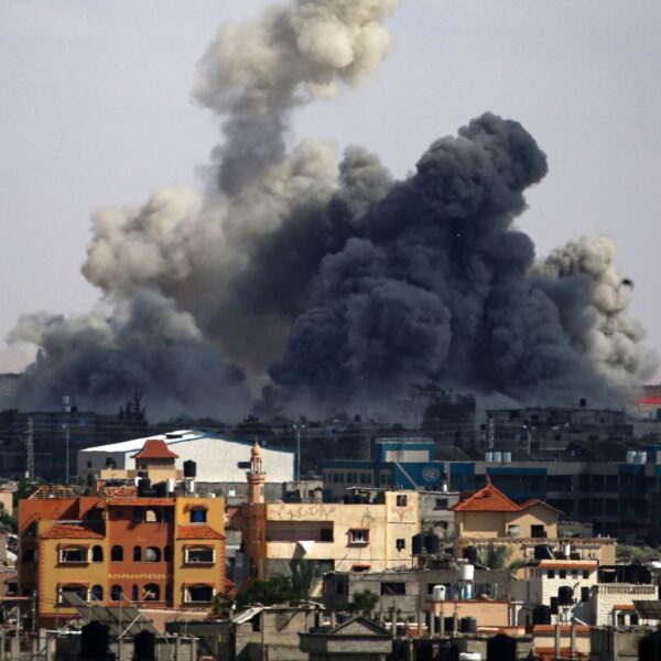 Le Hamas accepte une offre de cessez-le-feu, Israël attaque Rafah